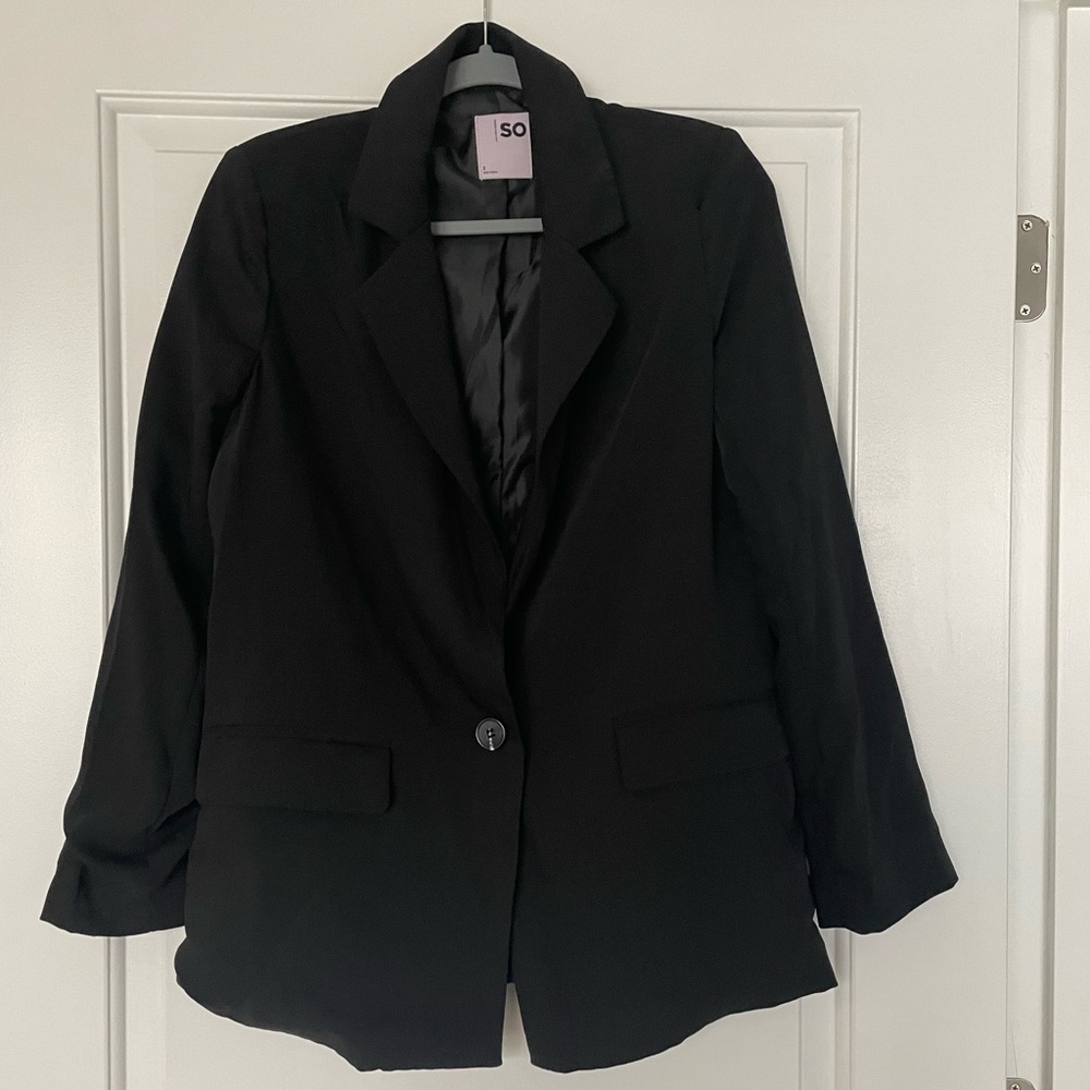 Macy’s Juniors’ One-Button Blazer